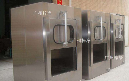 傳遞窗廣泛應(yīng)用于微細科技、生物實驗室、制藥廠、醫(yī)院、食品加工業(yè)、LCD、電子廠等等一切需要空氣凈化的場所。