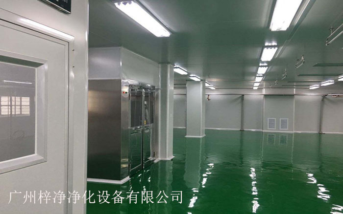 風(fēng)淋室是潔凈廠(chǎng)房和裝配式潔凈室的設(shè)備